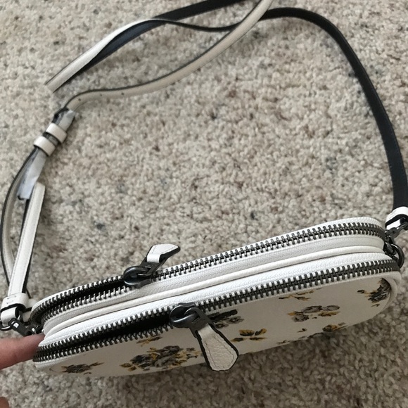 Coach Bag - Picture 2 of 4